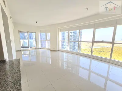 Hot Deal / Mangrove and Louvre View / Balcony