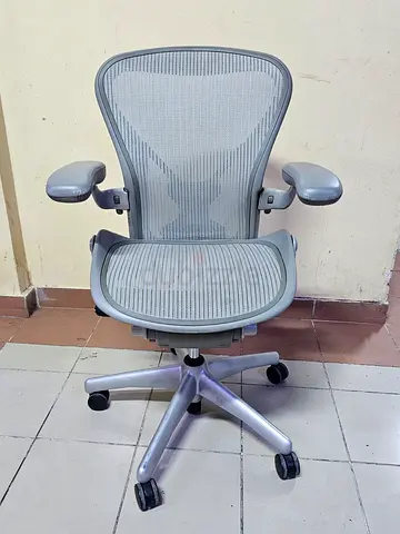 Gray Herman Miller Aeron Classic Chair fully loaded Size B and C