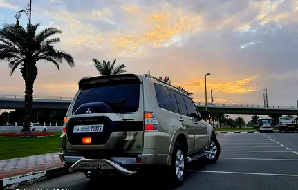 Top range .  Alhabtoor Free sevice contract till 190K - Original paint