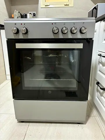Hoover Silver Freestanding Electric Cooker and Oven-Quick sale