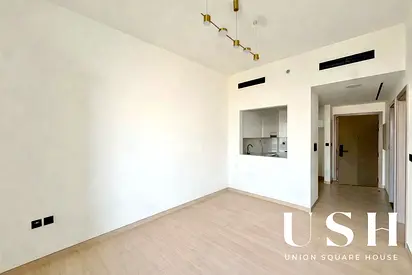 Modern 1 BR | Boulevard Views | Mid Floor