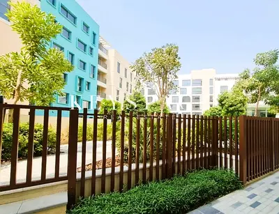 Modern Apartment Overlooking Landscaped Greenery | Resale