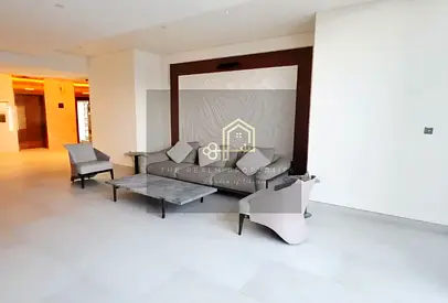 HIGH QUALITY BRAND NEW STUDIO WITH BALCONY-PARKING