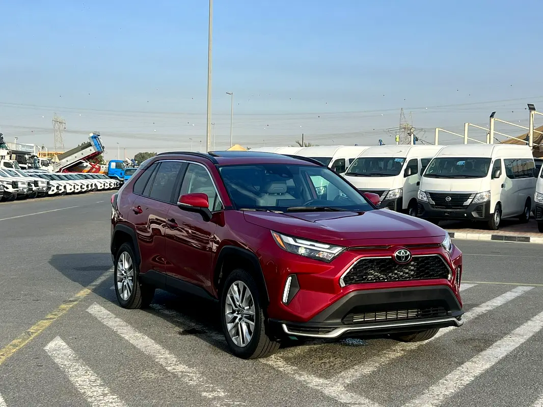 Toyota Rav 4 2025 — photo 1 of 20