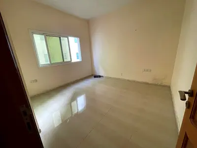 شهر مجانا اطلالة مفتوحة تكيف مركزي موقع متميز جدا قريب صالة ورسيبشن مساحة الشقة كبيرة وردهة استقبال وموزع كبير وتقسيمة عملية للشقة
