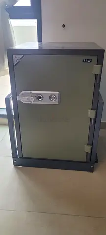 I selling brand safe locker furniture