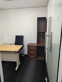 Beautiful &amp; Fully Furnished and reasonable price 16699 100 Sqft office
