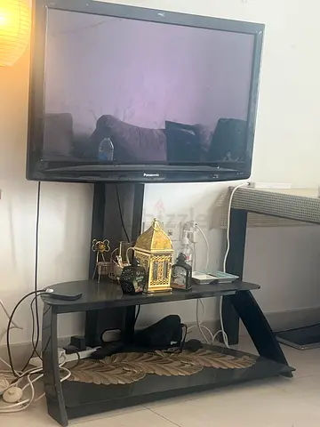Flat Panel TV with Stand