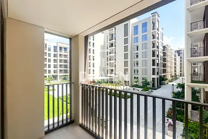 Elegant Apt | Prime Location | Community View