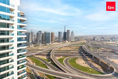 Upgraded / Vacant / Highfloor / Marina View