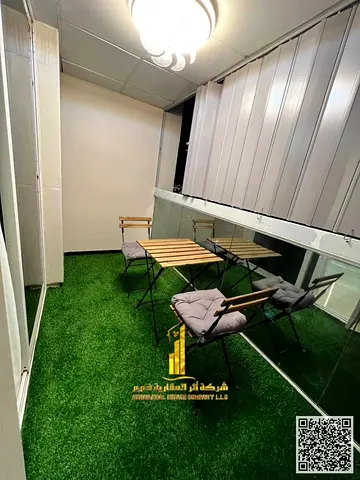 لراغبي الفخامة والتميز شقة فاخرة للايجار الشهري غرفة وصالة باطلالة مفتوحة مفروشة بالكامل باثاث راق جدا مع مطبخ مجهز بالكامل بأحدث الاجهزة ✨