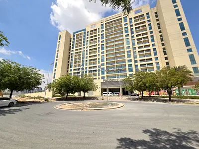 Vacant in June| Extra Parking |Spacious Interiors