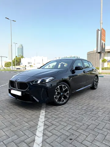 BMW 118i Pure M Sport - GCC Specs - 5 Years Warranty - 5 Years Free Service. Free insurance  ti