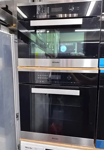 Miele Built in 60cm Oven and Microwave set For sale H 6461 Bp Oven model microwave Model M6262.