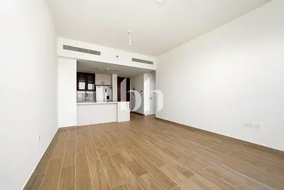 Spacious 2BR | Vacant | Town Square Living