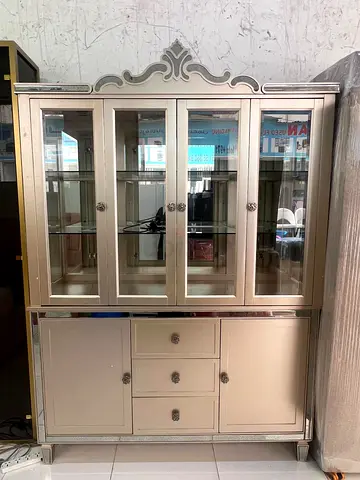 For sale 4door glass cabinet used good condition