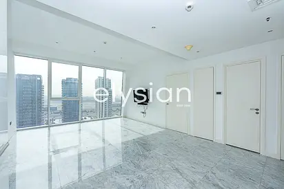Canal View | Prime Location | Spacious Unit