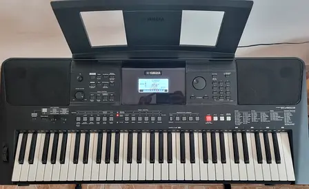 Yamaha PSR E463 Keyboard (WITH COVER, HEADPHONE JACK AND STAND)