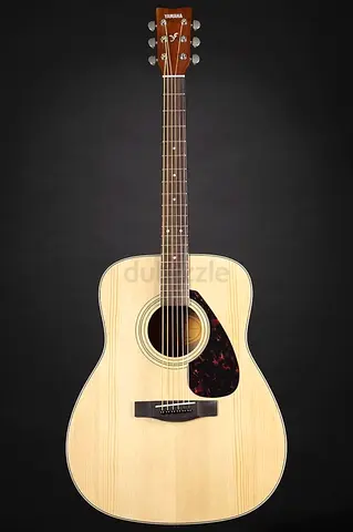 Yamaha Acoustic Dreadnought Guitar - Good Condition