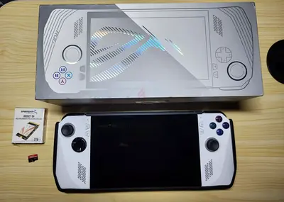 Asus ROG RC71L gaming handheld 7 IPS FHD display