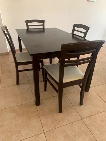 Dining Table with 4 chairs