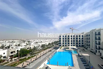 Amazing Pool| Community Views| Bright And Spacious