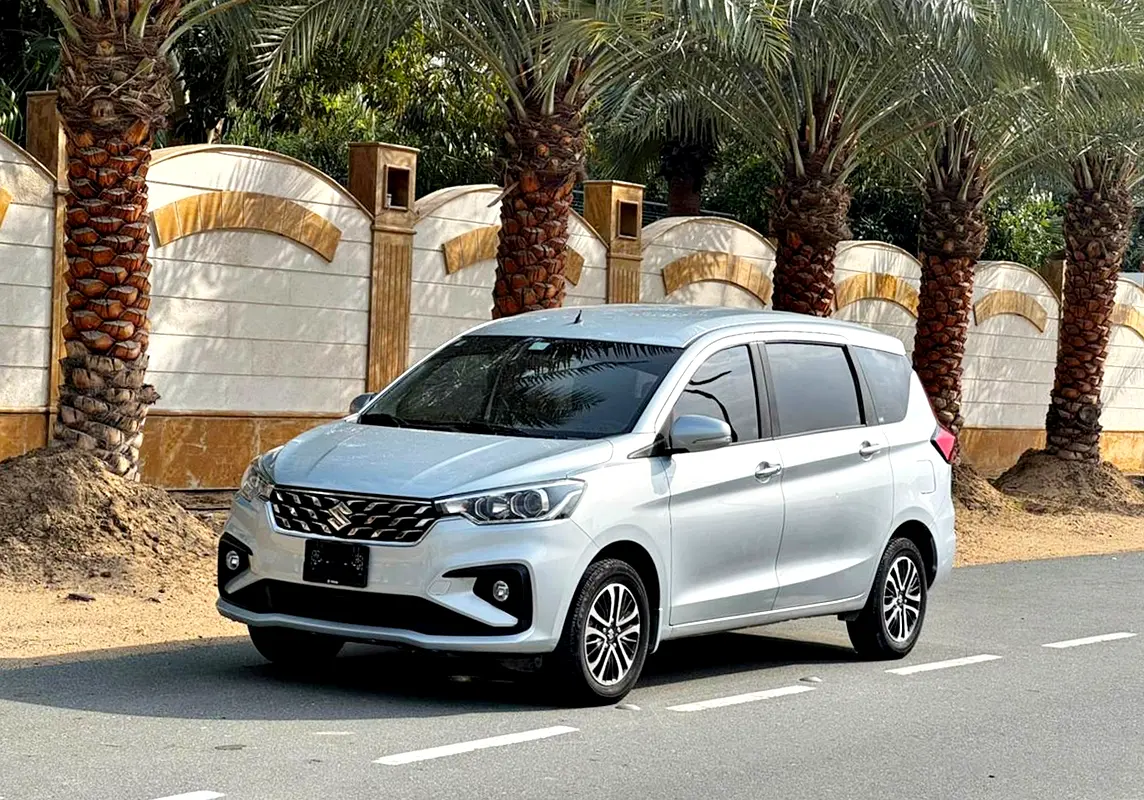 Suzuki Ertiga 2023 — photo 1 of 20
