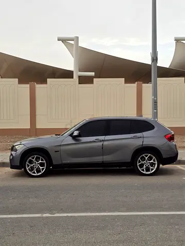 Bmw x1 e84 sdrive 18i 2011 model GCC