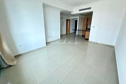 Spacious 1BR | Unfurnished |Vacant | Dubai Marina