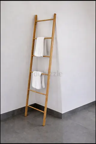Leaning bamboo towel ladder - light wood