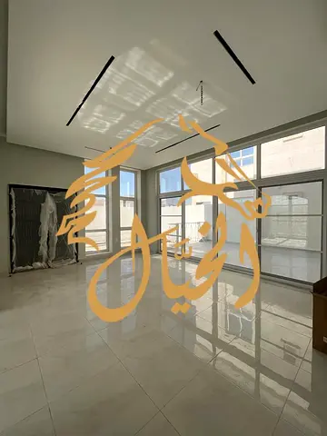 للبيع مستودعات في الصجعه في مدينة الامارات الصناعيه تملك لجميع الجنسيات