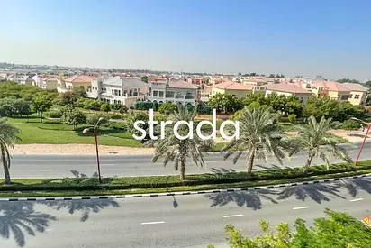 1 Bed | Spacious Living and Dining Room | June