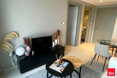 5 min to metro | Fully Furnished | Canal View