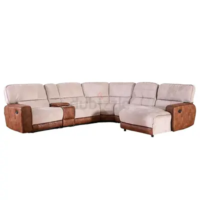 Selling in excellent condition U Shape Recliner sofa and Cup holders