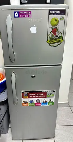 Geepas Silver 2-Door Refrigerator (Top Freezer) - Working