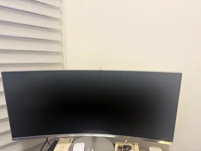 Curved ultrawide monitor - good condition