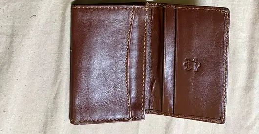 Purse with multiple credit card pockets