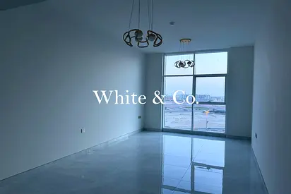 BRAND NEW / VACANT NOW / FITTED KITCHEN