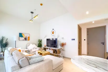 Corner Apt | Pool View | Spacious | Furnished