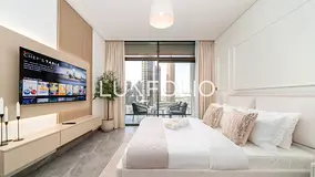 LUXURY STUDIO BAY VIEW AVAILABLE NOW