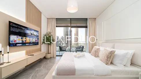 LUXURY STUDIO BAY VIEW AVAILABLE NOW