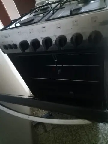 Four stove burner with oven