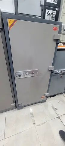 Large heavy-duty office safe (brand new) 450 kg