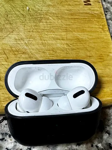 Apple AirPods Pro (used) with charging case ANC