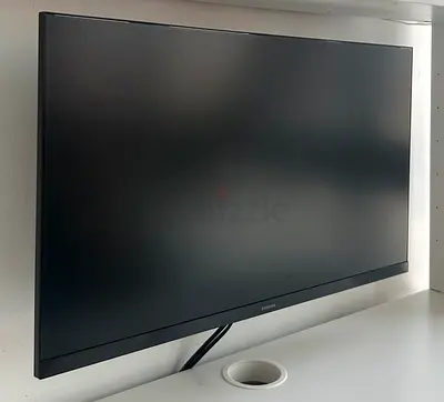 New Samsung 27 Inch Monitor (with stand) 75 Hz with AMD Freesync