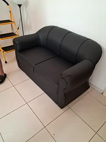 I am selling brand new 2 seater sofa set good quality