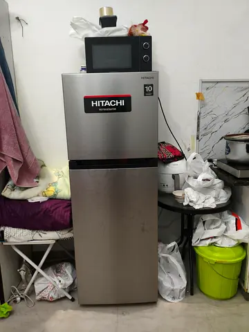 Hitachi Refrigerator brand new 6 months used