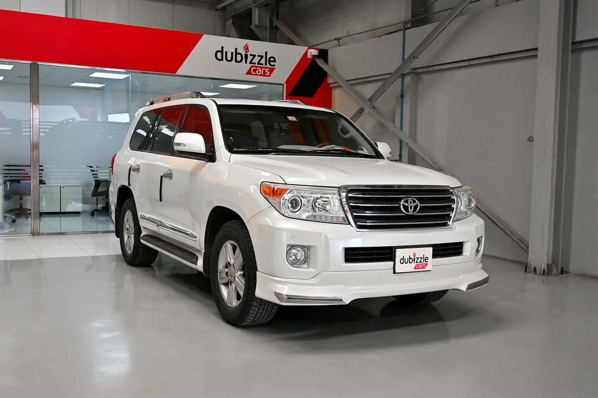 Toyota Land Cruiser 2015 — photo 1 of 17