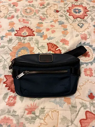 Tumi Belt Bag Sling dark blue