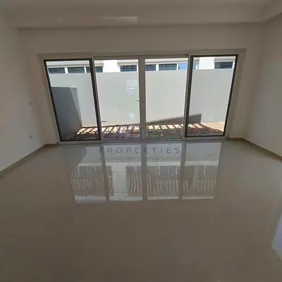 3BR+ Store | Roof & Landscaping | 4 CHQ